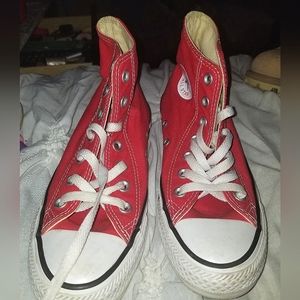 red high-top converse